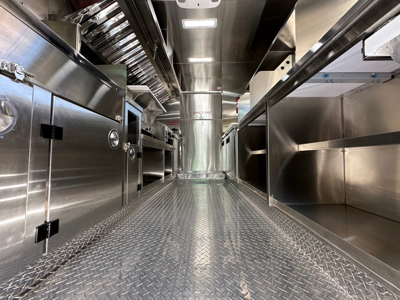 "EARLY BIRD" 14' JUICE + COFFEE TRAILER FOR SALE